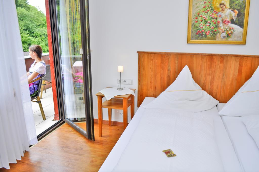 Hotel Lipmann "Am Klosterberg" ไบล์ชไตน์ ภายนอก รูปภาพ