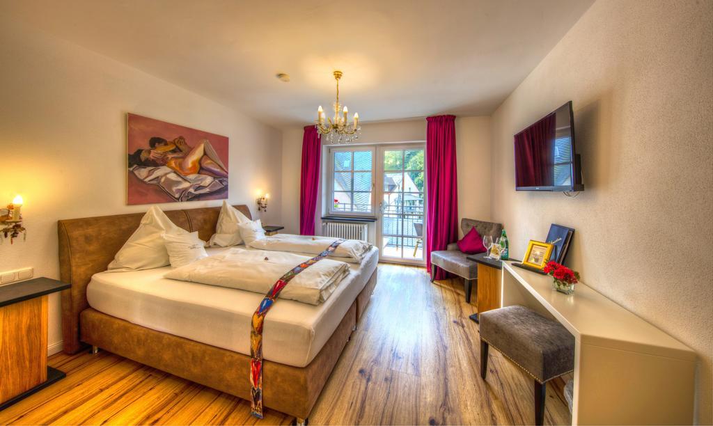Hotel Lipmann "Am Klosterberg" ไบล์ชไตน์ ภายนอก รูปภาพ